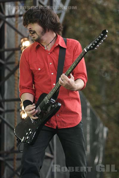 FOO FIGHTERS - 2005-08-26 - SAINT CLOUD - Domaine National - Grande Scene - 